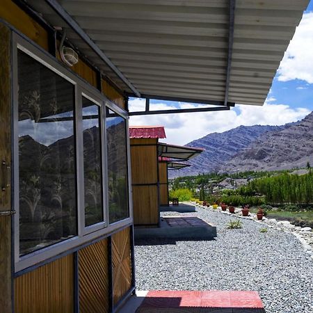 Neryok'S Indus View Hotel Chimre Exterior foto