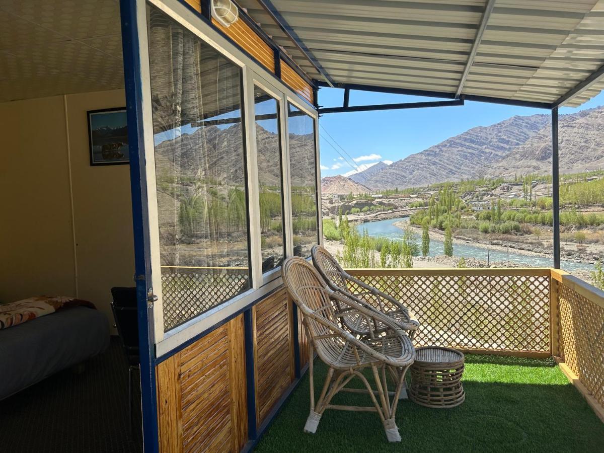 Neryok'S Indus View Hotel Chimre Exterior foto