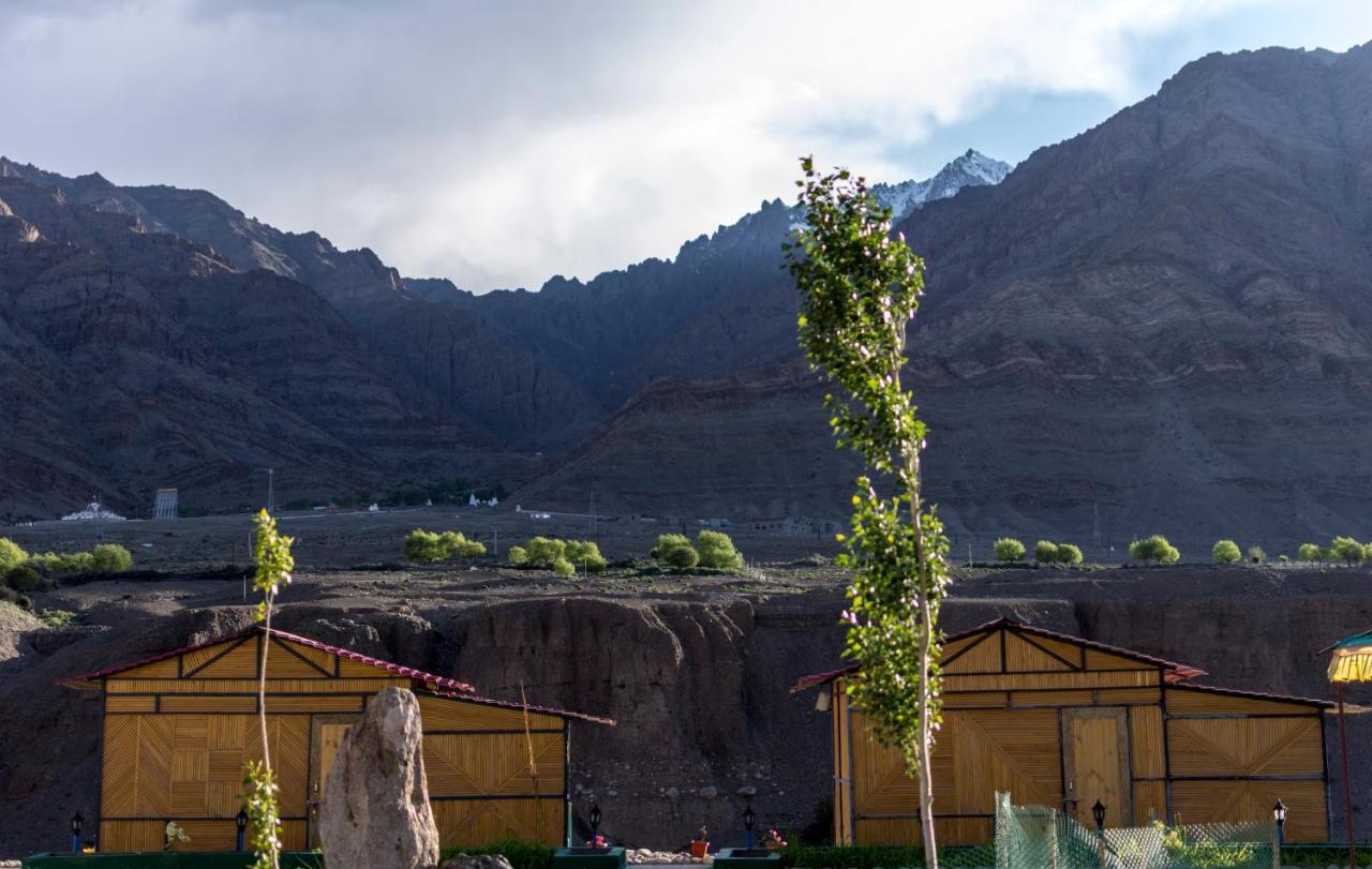 Neryok'S Indus View Hotel Chimre Exterior foto