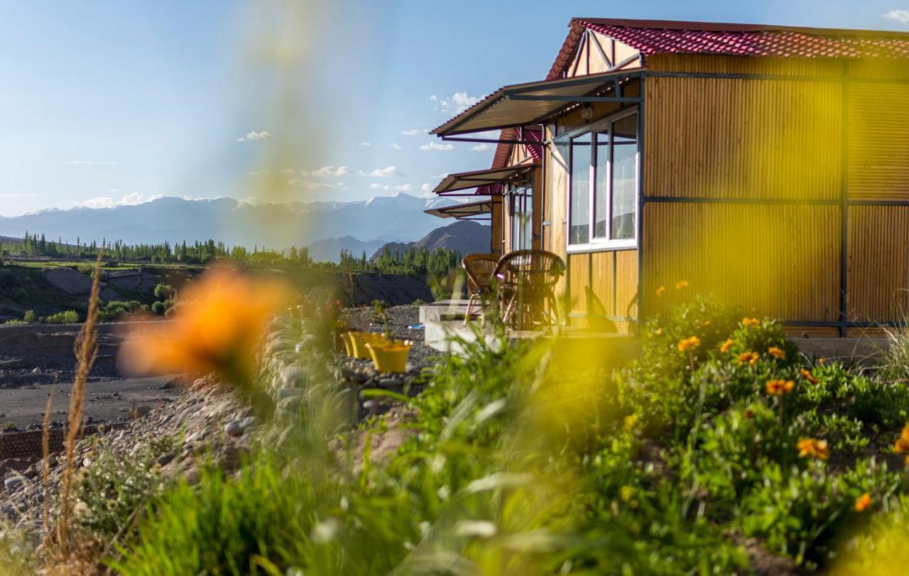 Neryok'S Indus View Hotel Chimre Exterior foto